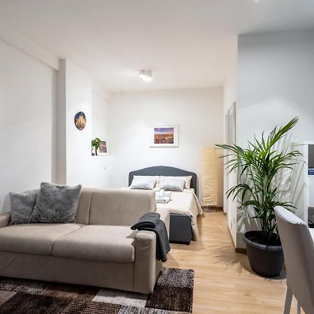 Suite 1,2 Porta Milano Centro Parking Free מראה חיצוני תמונה