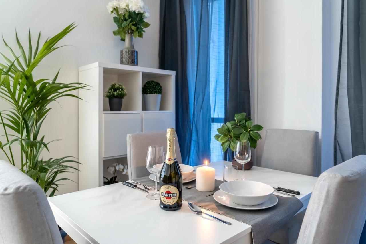 Suite 1,2 Porta Milano Centro Parking Free מראה חיצוני תמונה